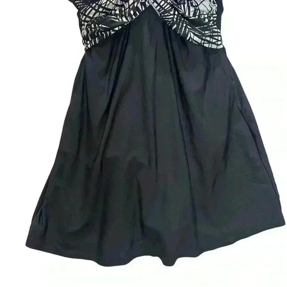 Beachscene Collection Black And White Swim Dress One Piece Swimsuit Women’s 10 - Picture 3 of 11